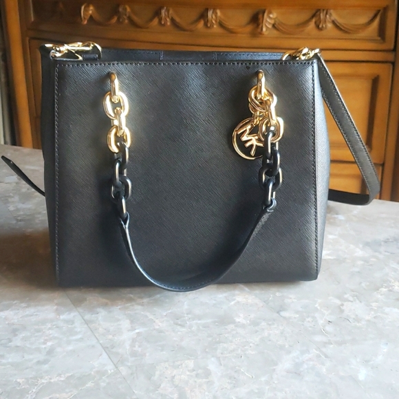 Michael Kors Cynthia Satchel - Picture 1 of 4